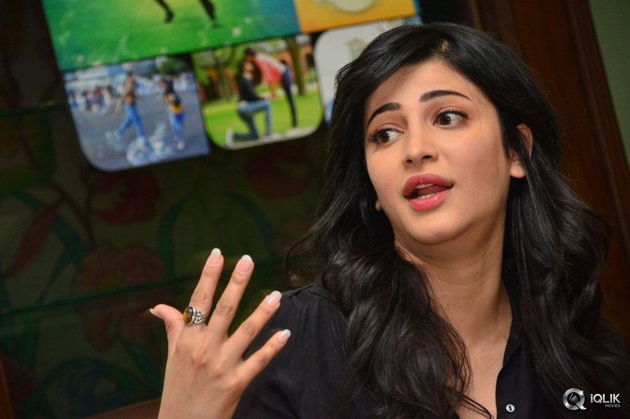 Shruti-Haasan-Interview-About-Premam-Movie
